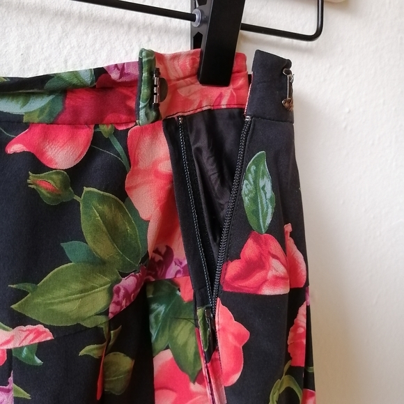 Vintage Albert Nipon Silk Floral Skirt - Picture 5 of 7